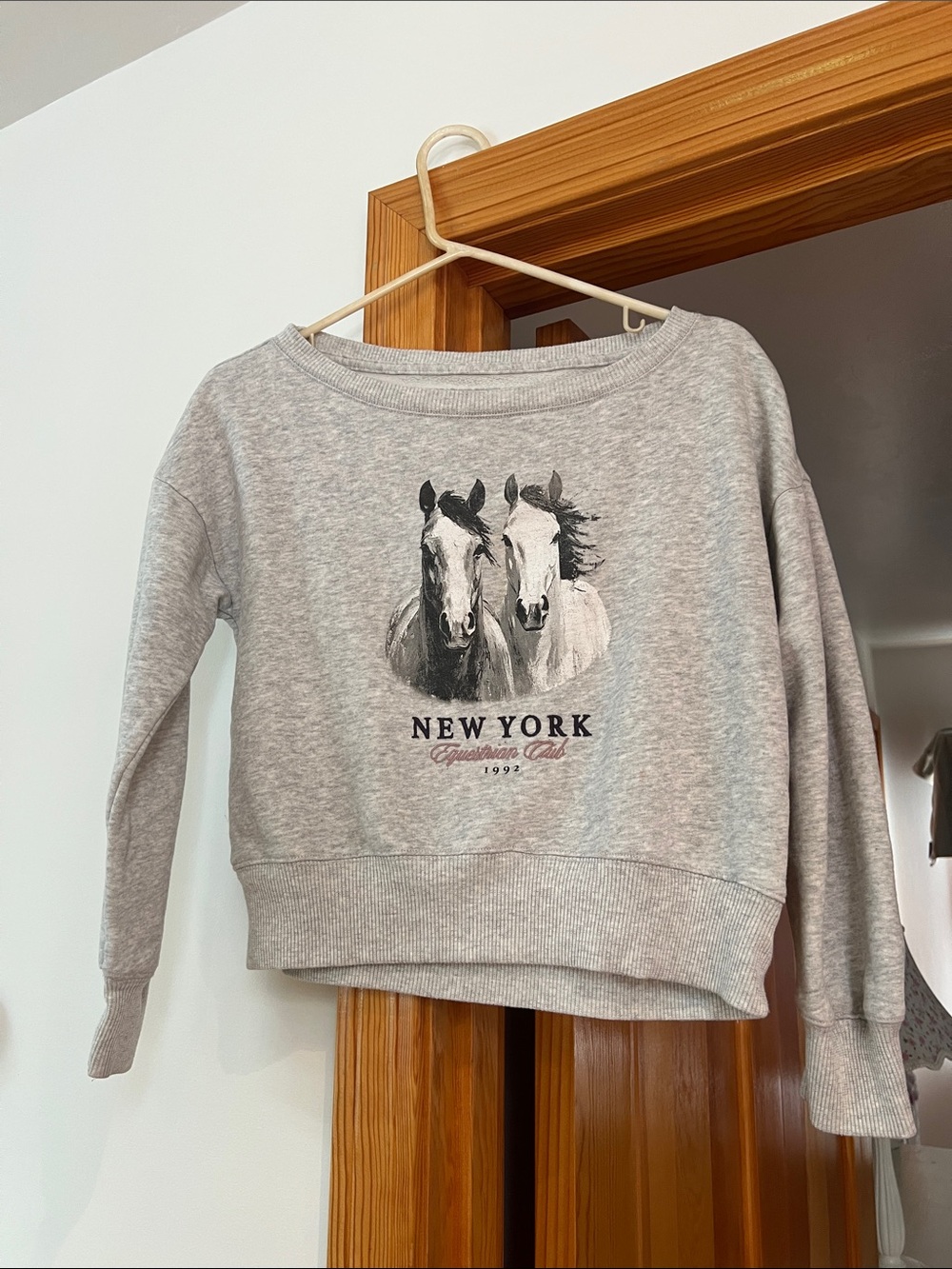 abercrombie kids light gray crew pullover sweatshirt